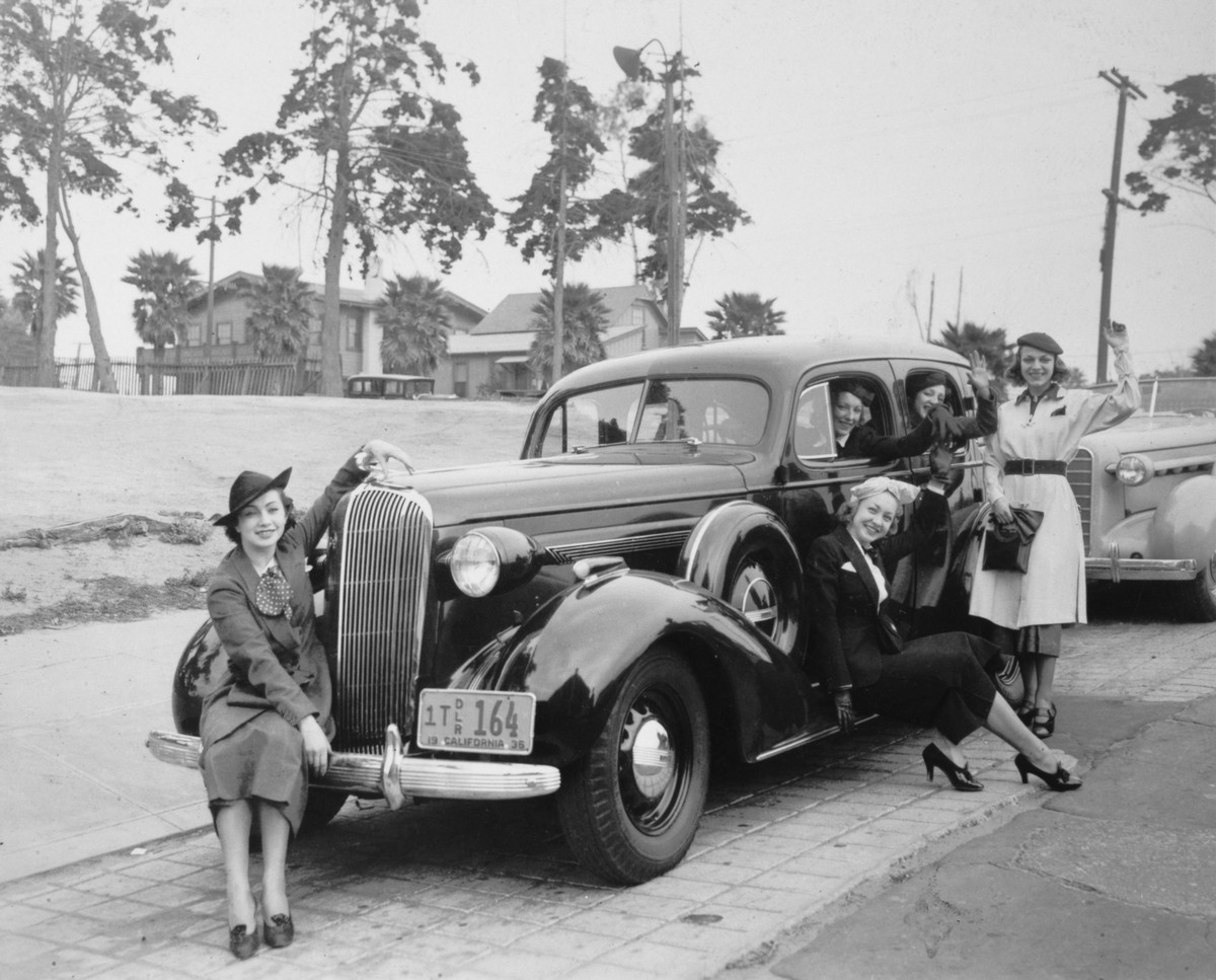 Ballerinas driving in a car from San Diego to Los Angeles (1936)