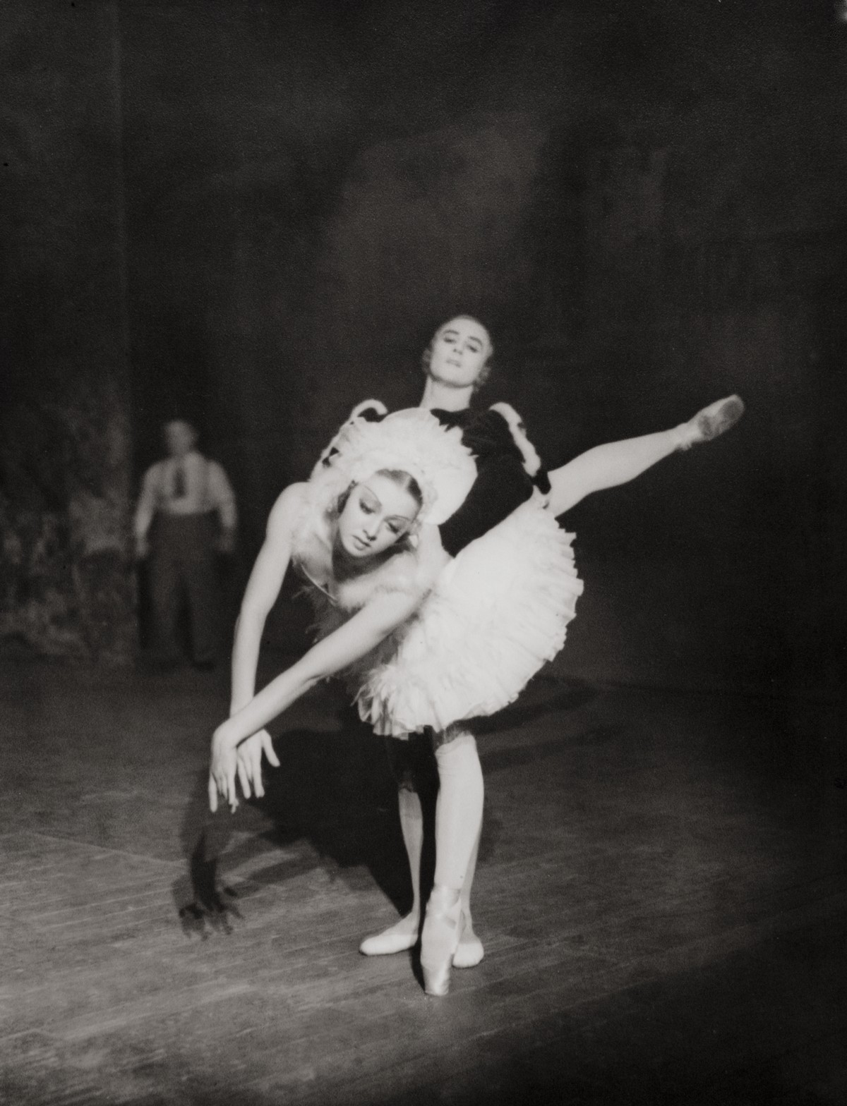 Baronova and Dolin in Swan Lake (1933)